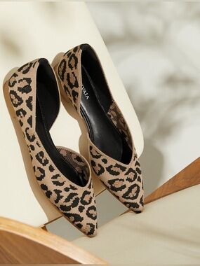 Vivaia Pointed-Toe D'Orsay Flats (Melia)